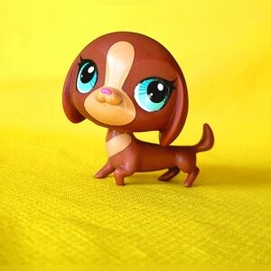 Littlest Pet Shop Dachshund Figure No.3297, LPS Brown Dog aqua eyes